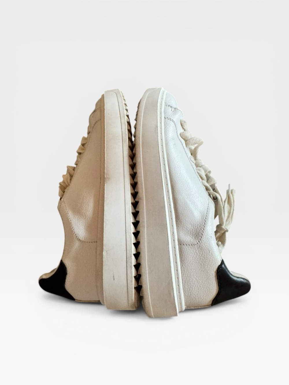 Steve Madden Catcher White Platform Lace up Sneaker  Black Heel Accent Sz 7.5 - Picture 6 of 10
